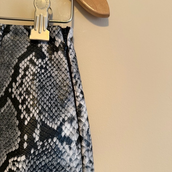 Dynamite High-Waisted Faux Snakeskin Mini Skirt - Picture 3 of 4